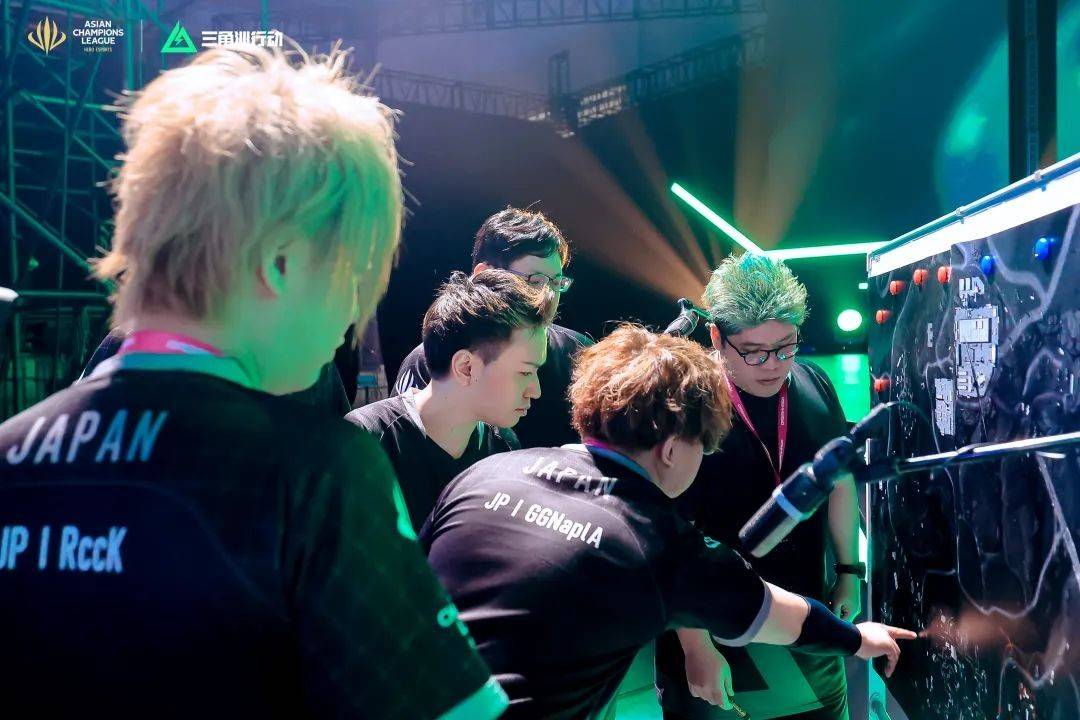 能够亲眼看 能够亲眼看