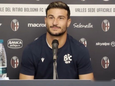 而矛头暗指 而矛头暗指